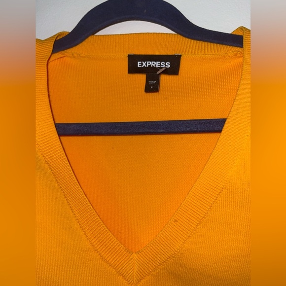 Express Women's V-Neck Padded Shoulder Sweater vest - Picture 10 of 16